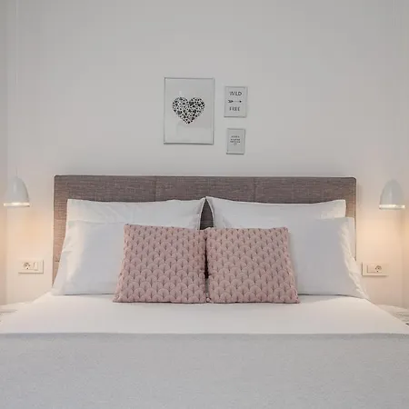 Maria アパート ムリニ